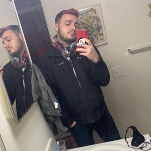 Meet your Posher, Alex